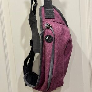 Water fly Fanny Pack Sling Bag Daypack Casual & Adjustable Never used